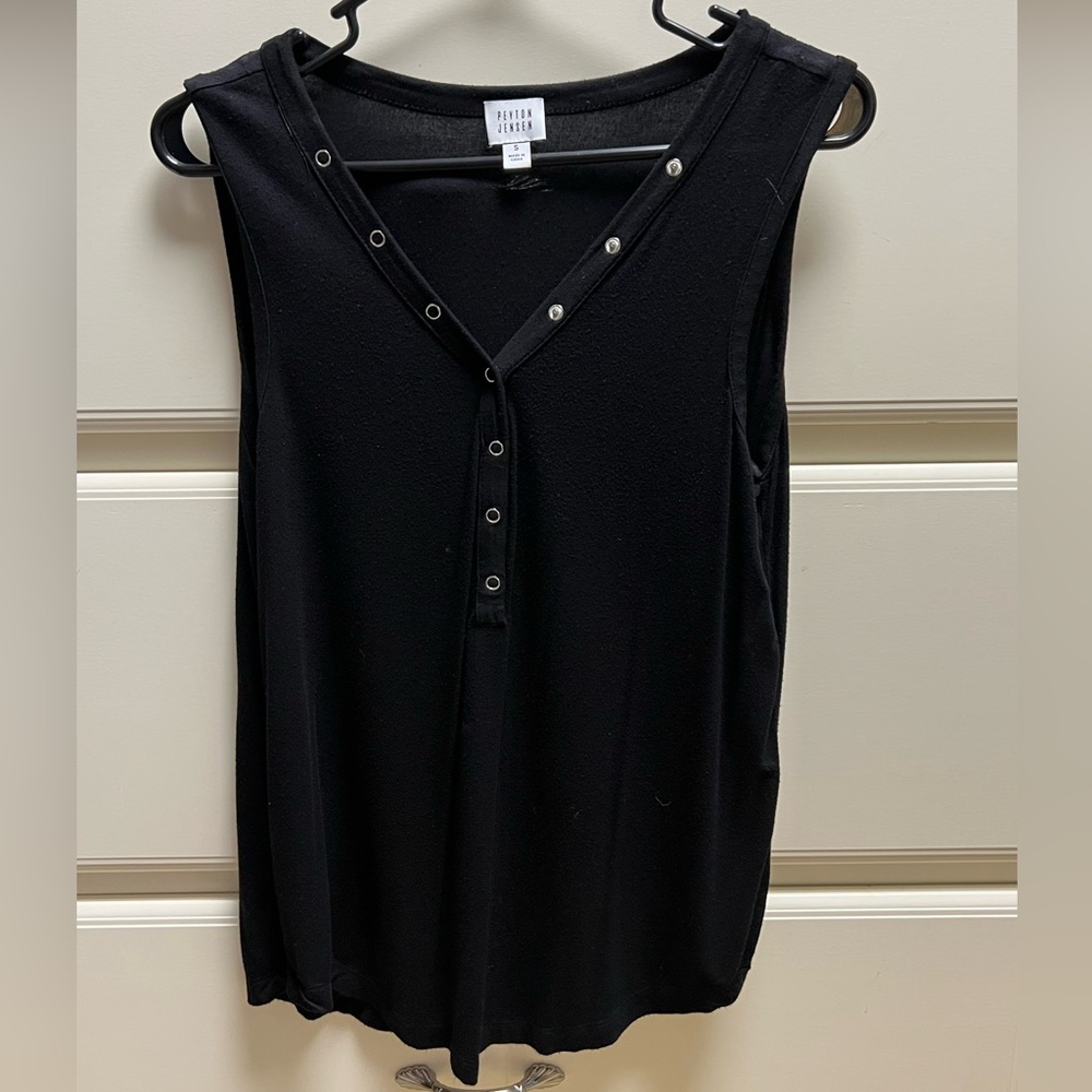 Black Sleeveless Top